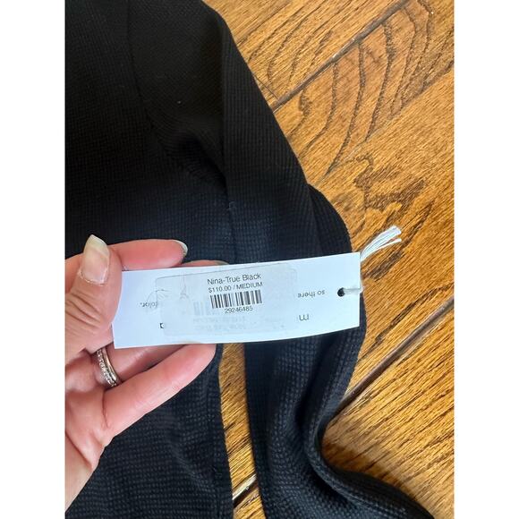 Perfectwhitetee Nina Notch Top Medium NWT - Picture 5 of 5